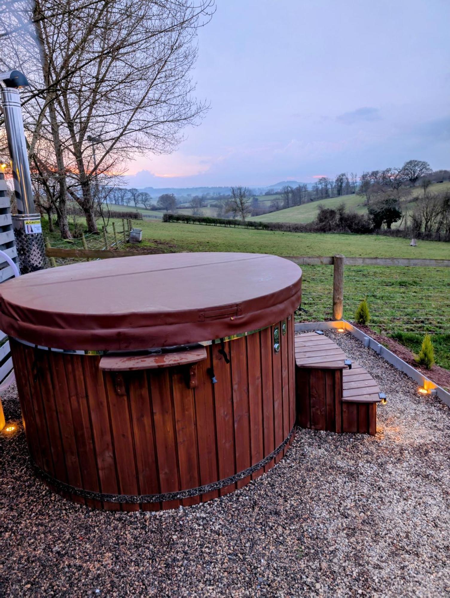 Caplor Glamping & Lodges Hereford Exterior foto